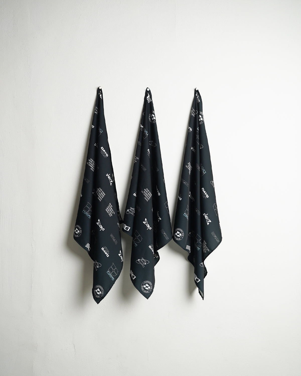 COLLECTIVE BANDANA