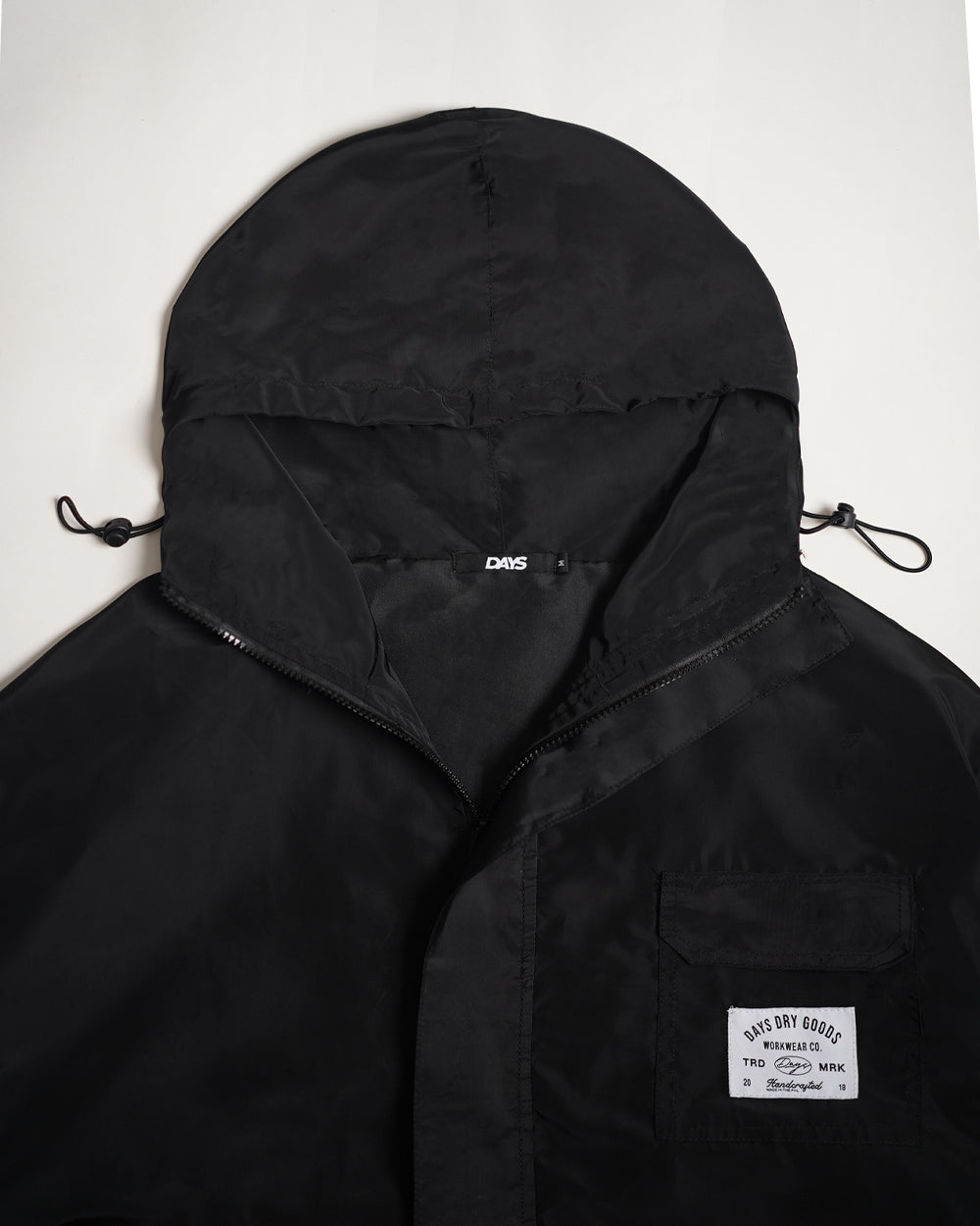ESSENTIAL WINDBREAKER V.1