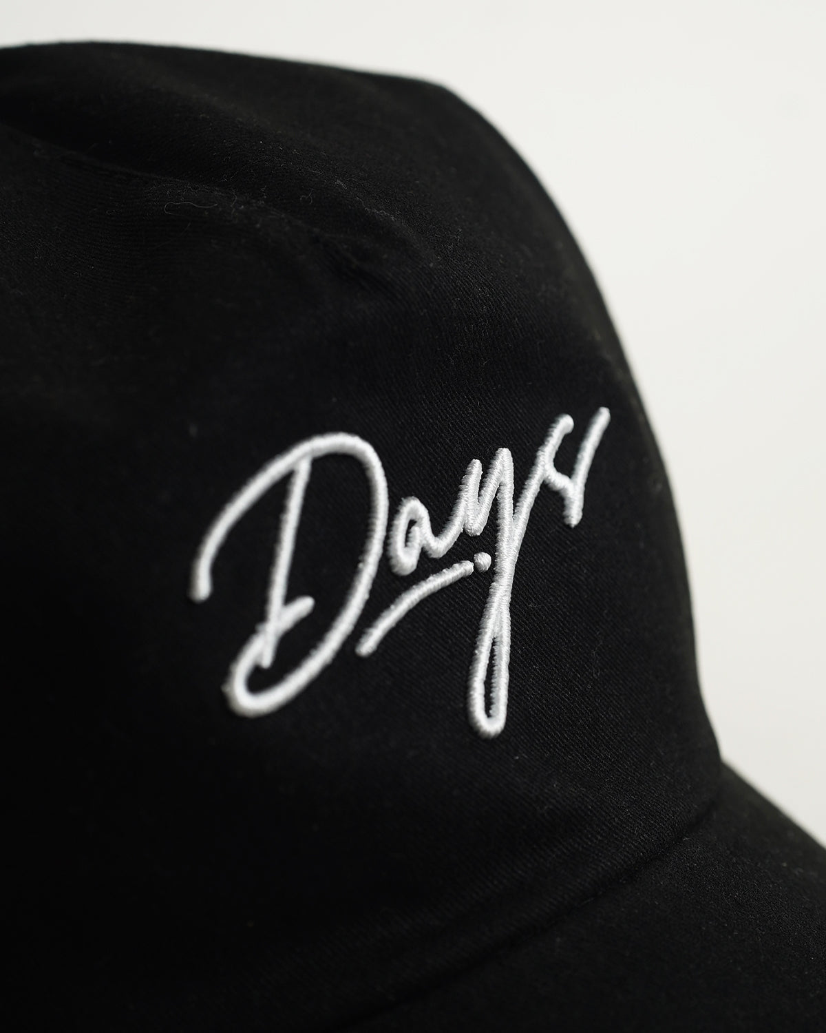 SCRIPT UNSTRUCTURED 5-PANEL CAP