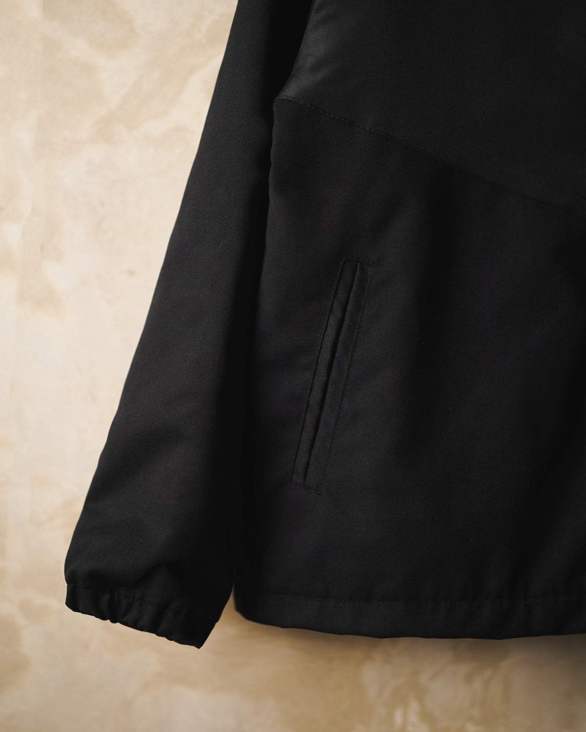ESSENTIAL WINDBREAKER V.2