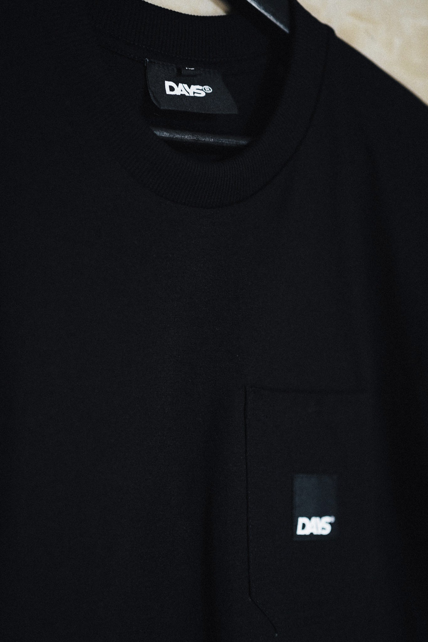 ESSENTIAL POCKET SHIRT