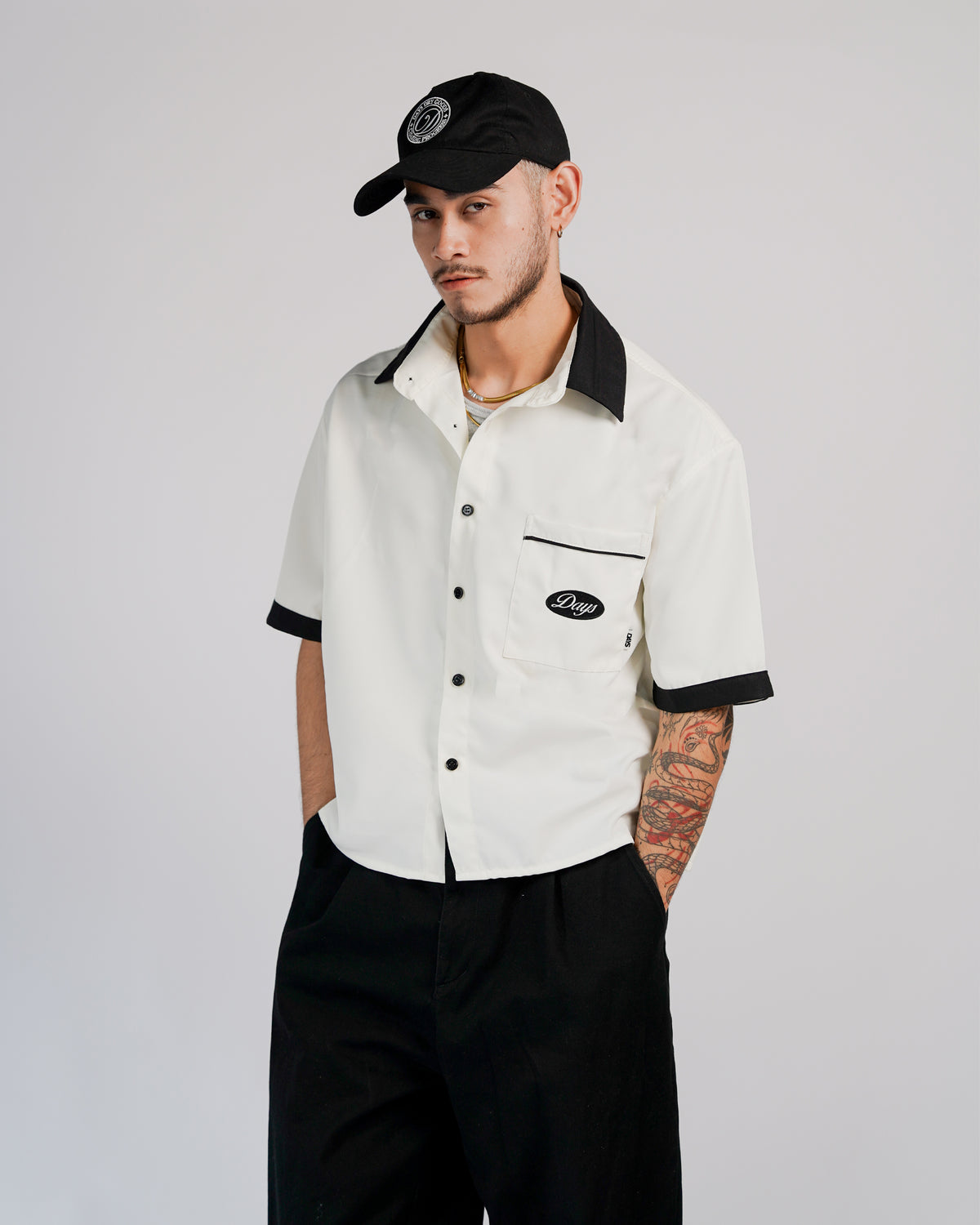UNION LOOSE/CROPPED-FIT BOWLER SHIRT