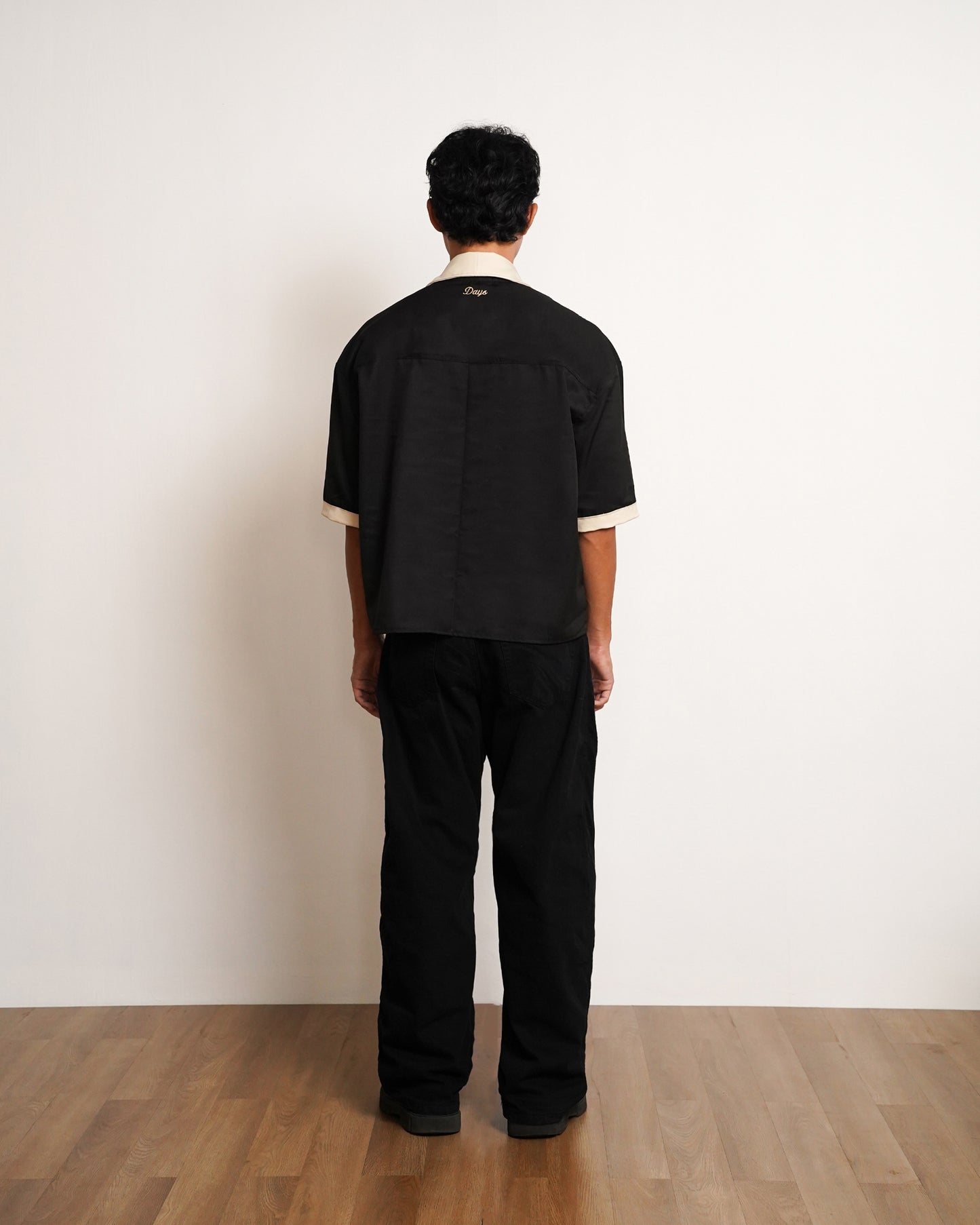 AMICI OVERSIZE BOXY CROPPED FIT BOWLER SHIRT