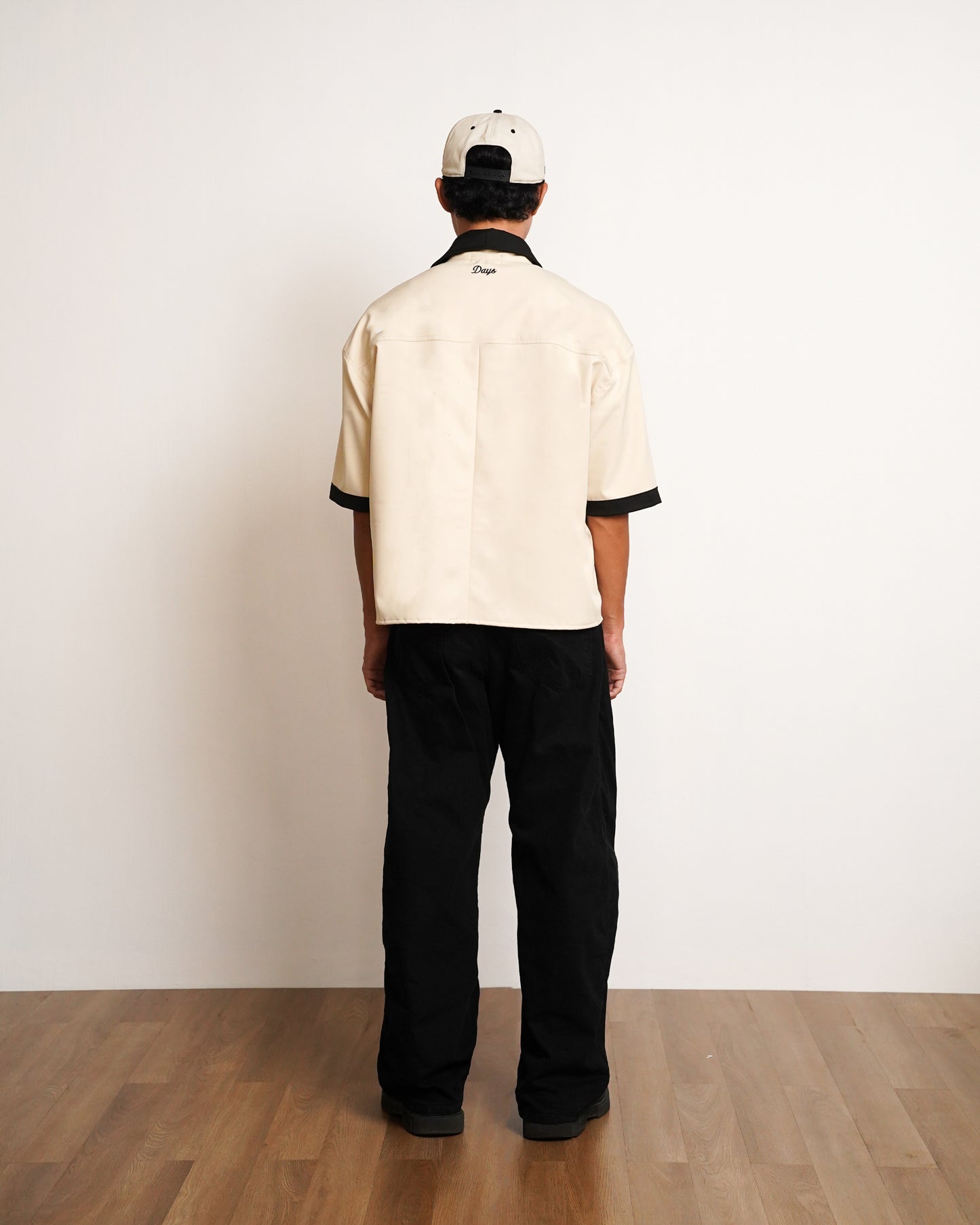 AMICI OVERSIZE BOXY CROPPED FIT BOWLER SHIRT