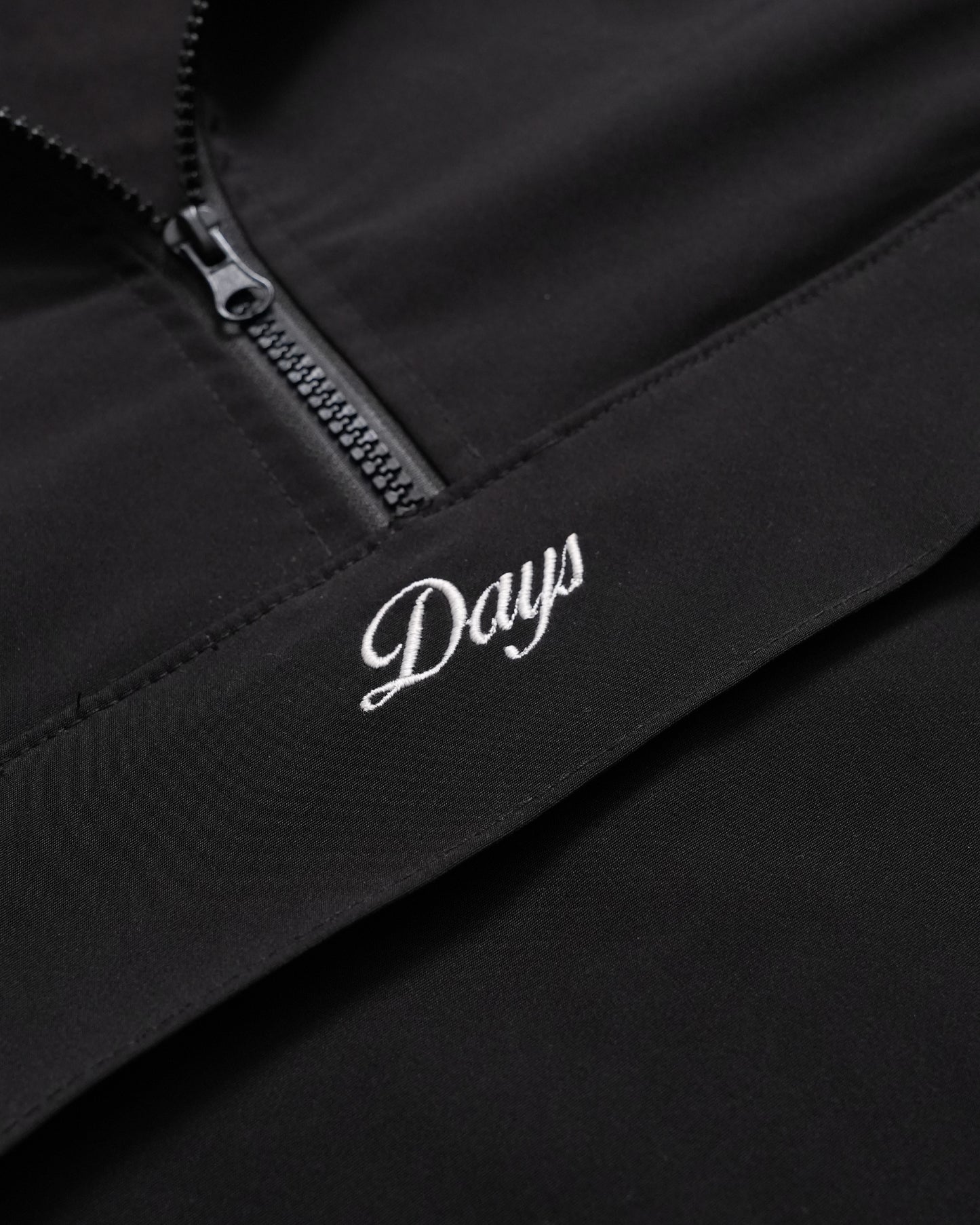 OFF-GRID BOXY CROPPED ANORAK (HALF-ZIP) JACKET