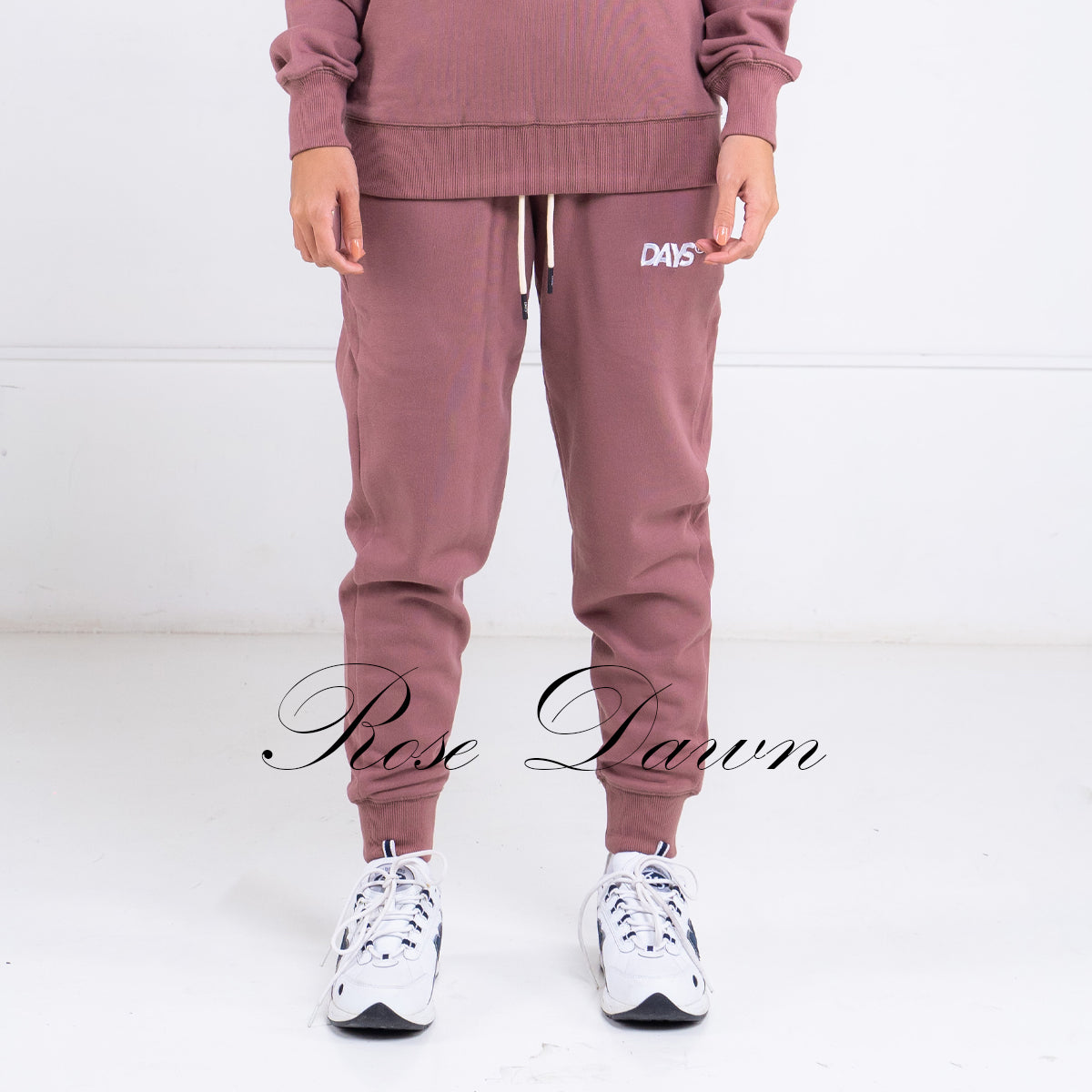 ESSENTIAL JOGGER