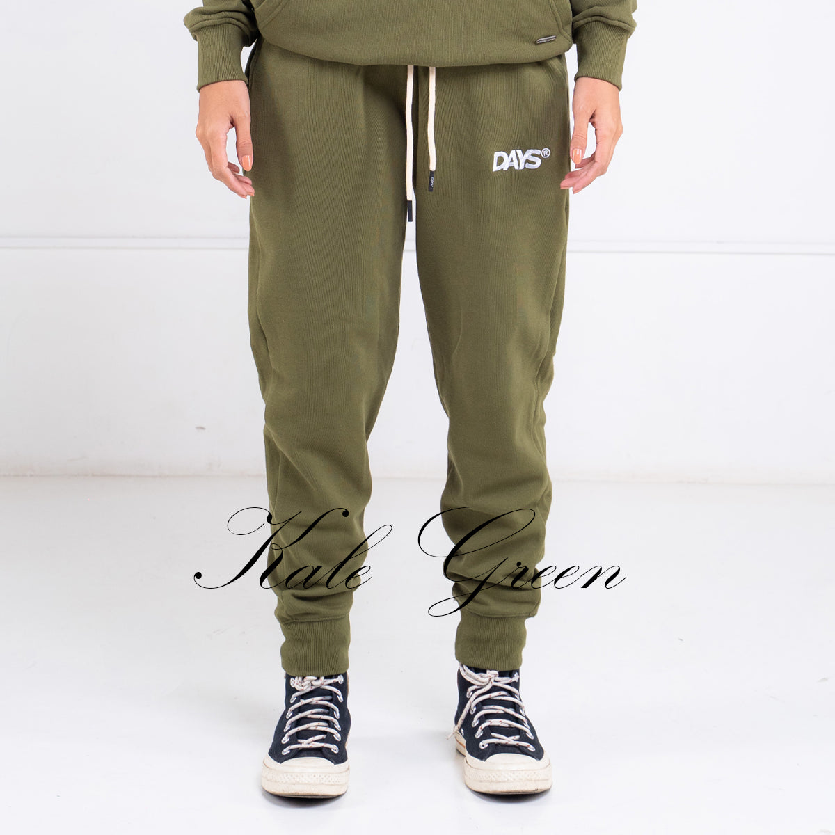 ESSENTIAL JOGGER