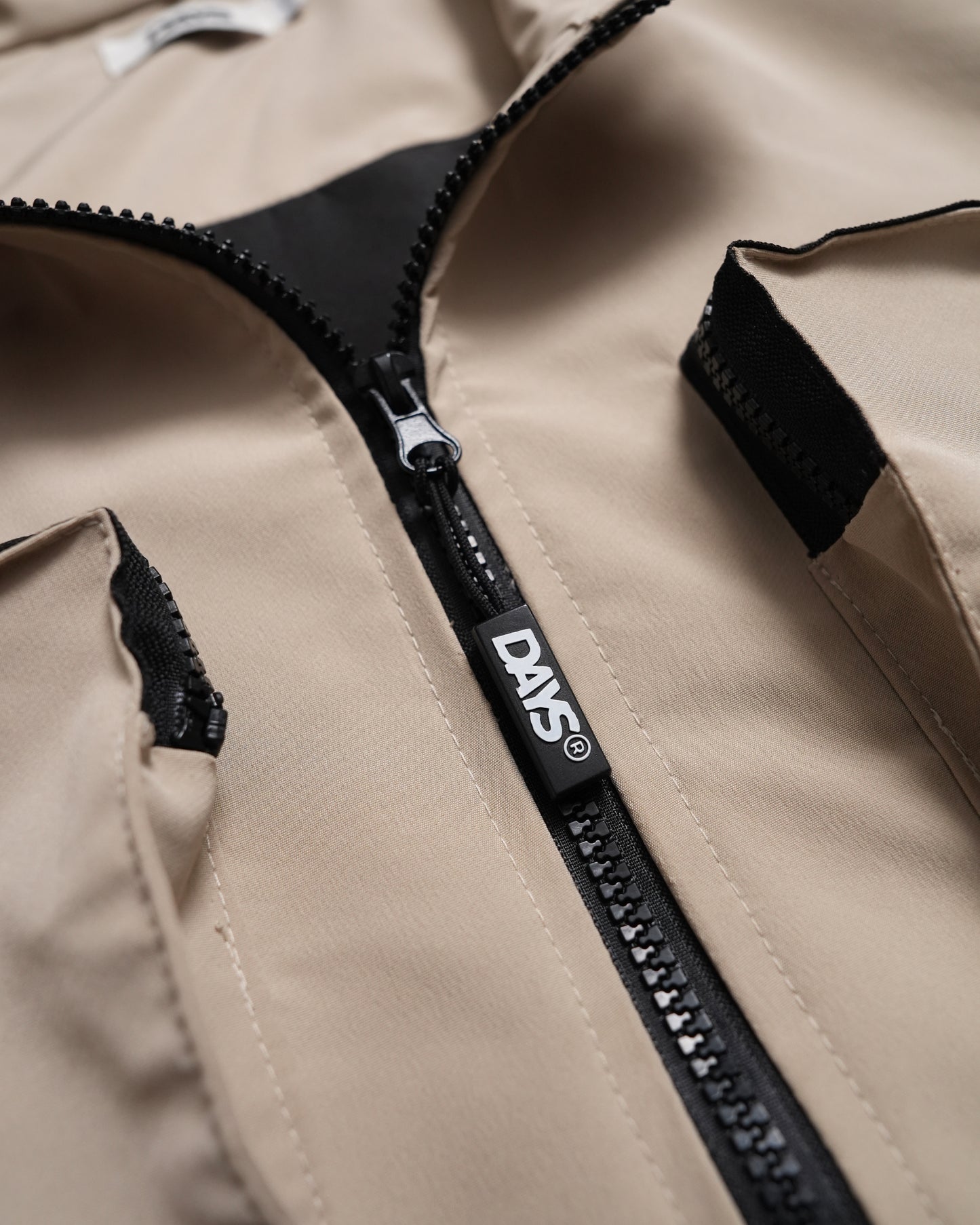 OFF-GRID MULTI-POCKETED UTILITY VEST