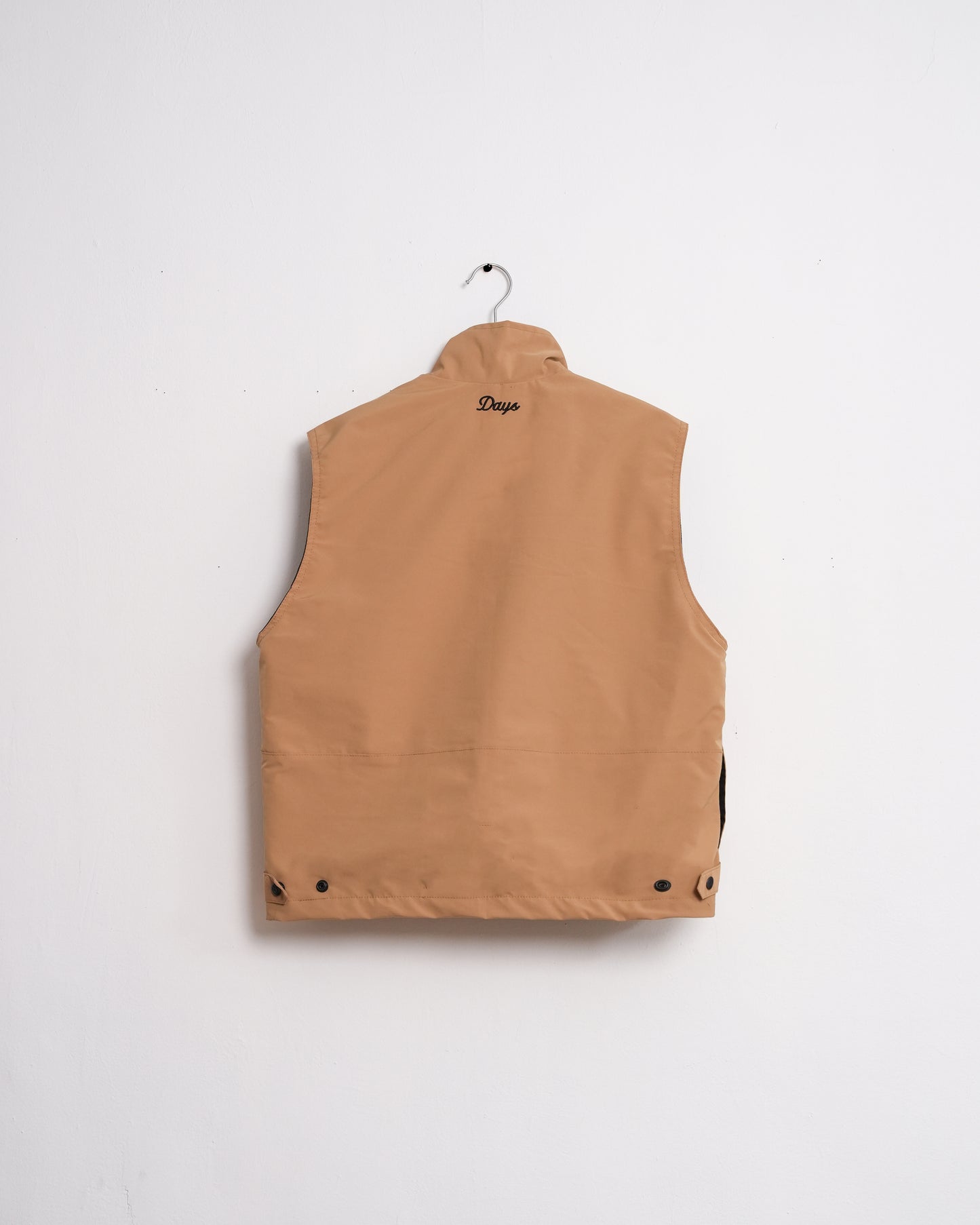 OFF-GRID MULTI-POCKETED UTILITY VEST