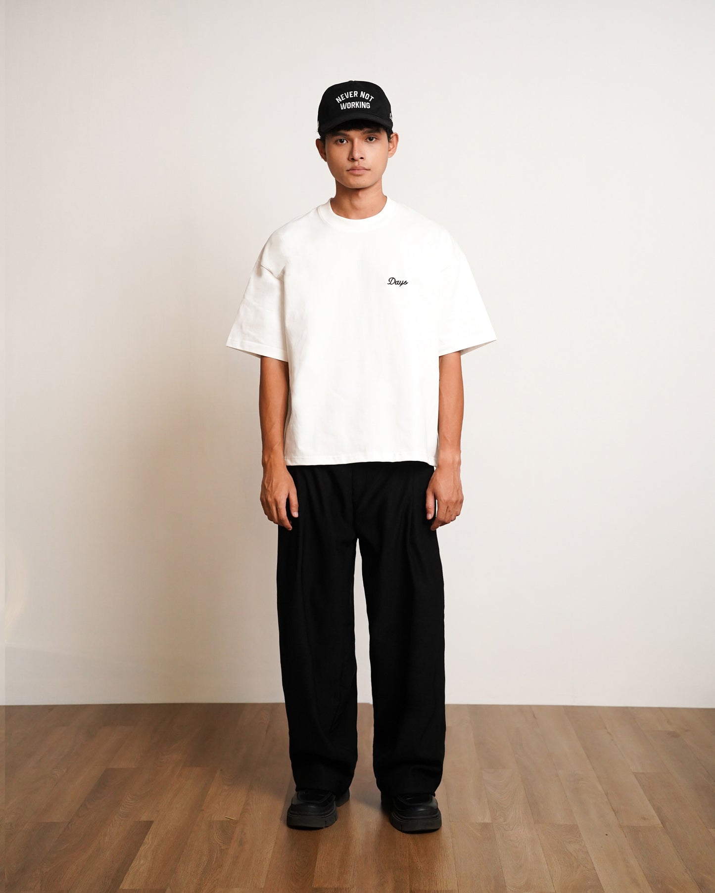 CAIRO LOOSE FIT WOVEN PLEATED PANTS